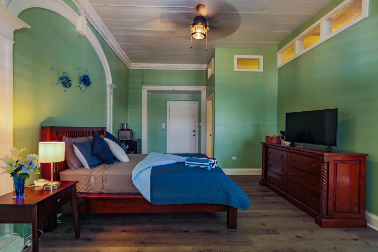 Victoria House Hotell Frederiksted Exteriör bild