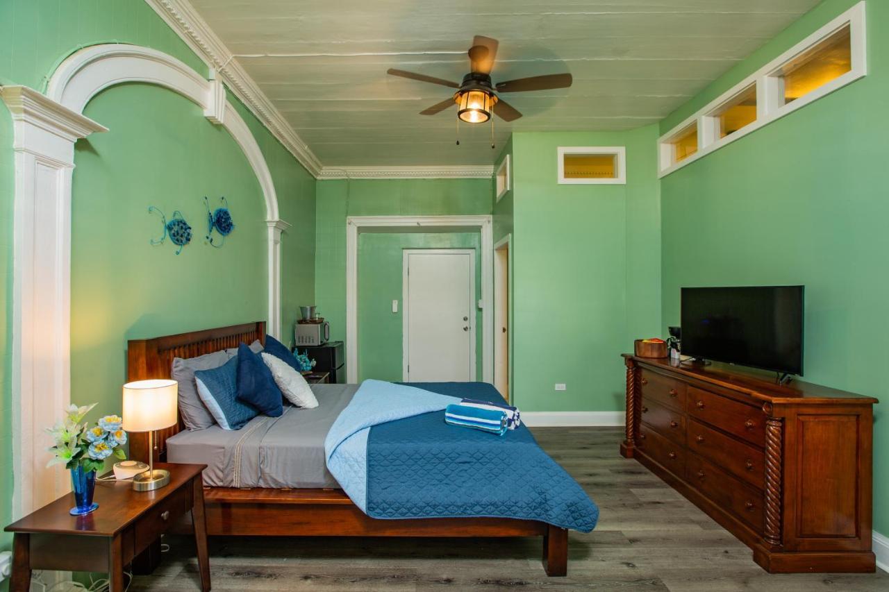 Victoria House Hotell Frederiksted Exteriör bild