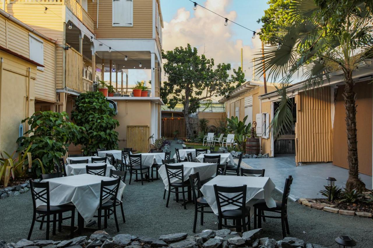 Victoria House Hotell Frederiksted Exteriör bild
