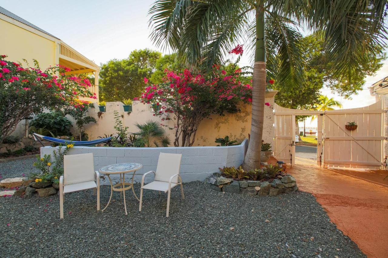 Victoria House Hotell Frederiksted Exteriör bild