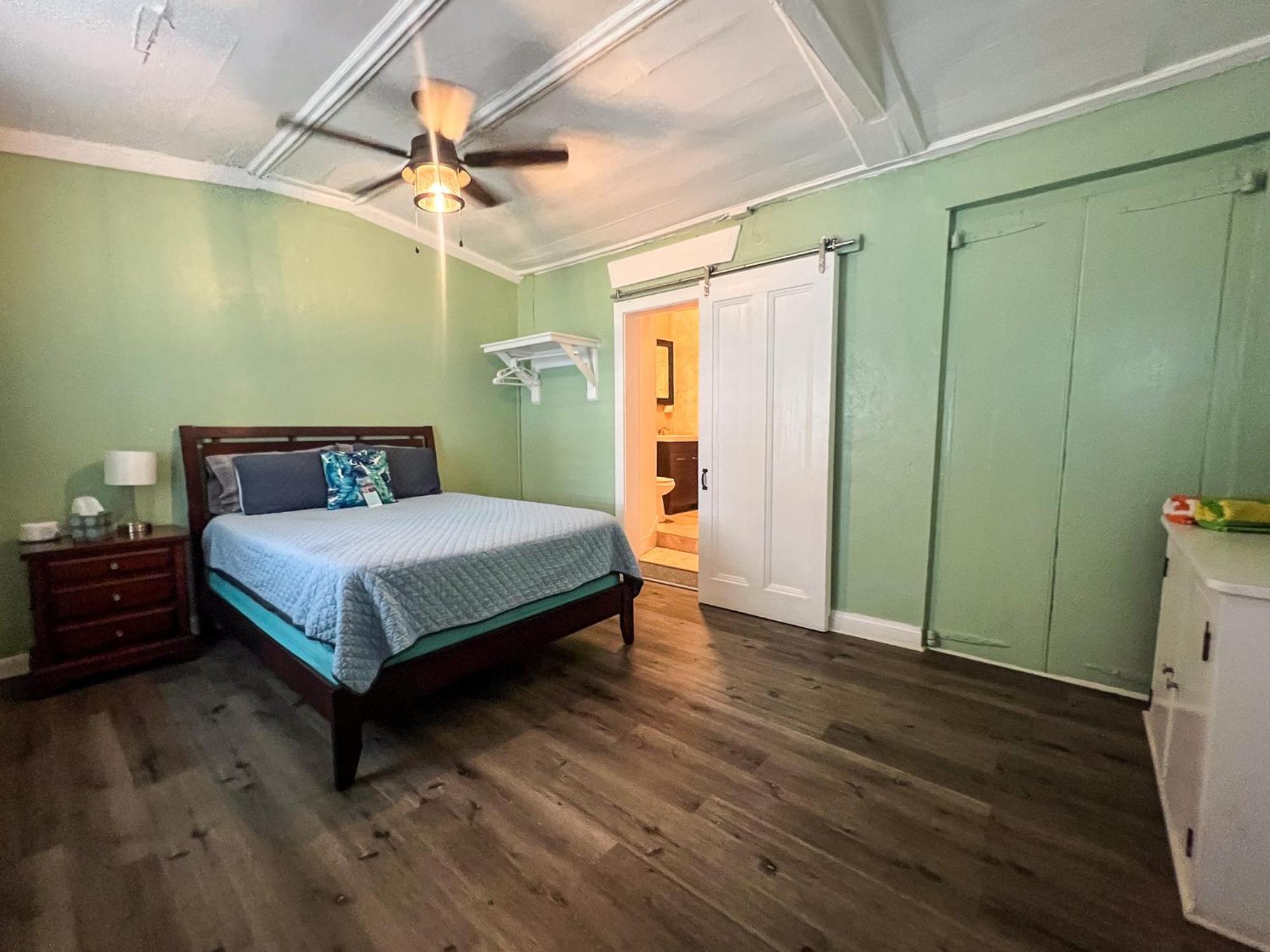 Victoria House Hotell Frederiksted Exteriör bild